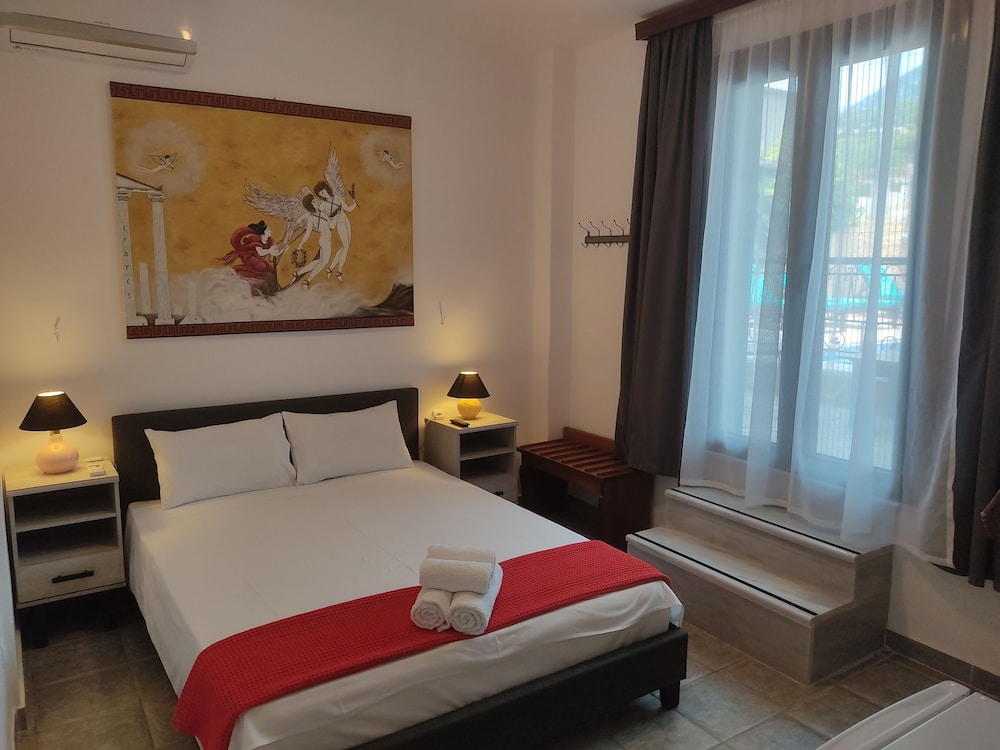 Basic Double Room (Art Room No1) photo 1