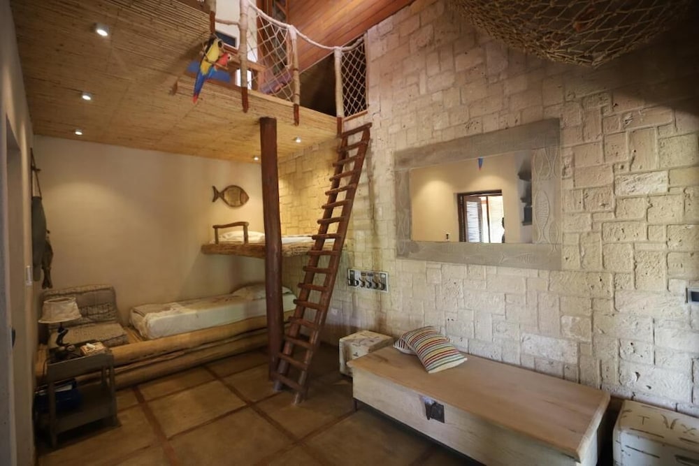 Exclusive Double or Twin Room, Private Bathroom (Bambin Robinson) photo 2
