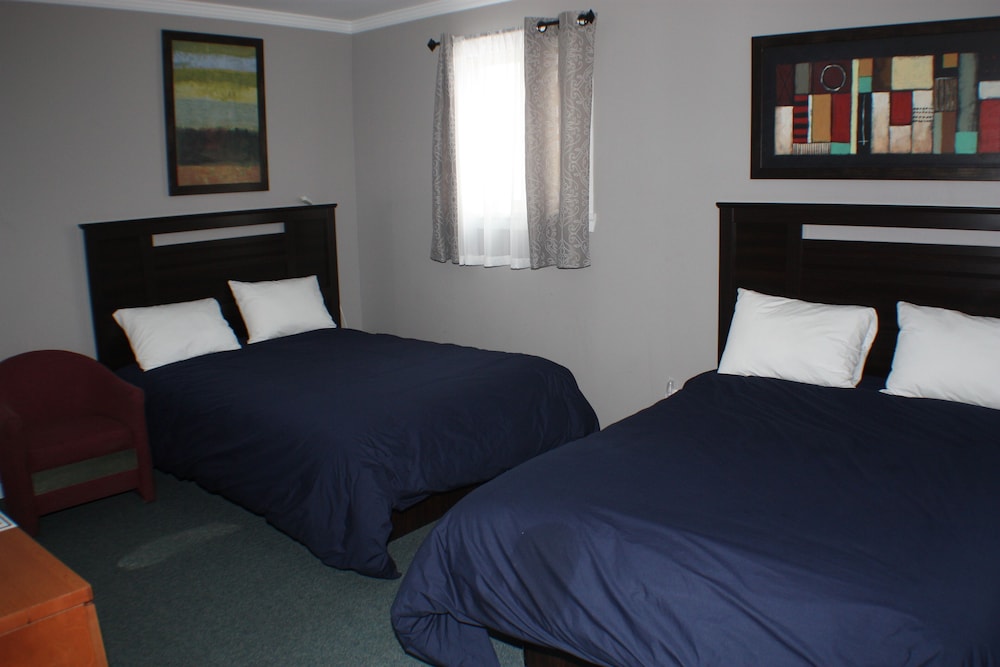 Quadruple Room / Standard, 2 Doubles Beds photo 1