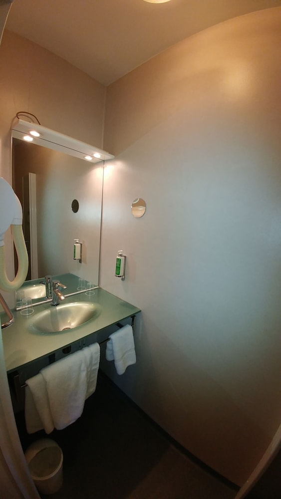 Quadruple Room - Photo 9