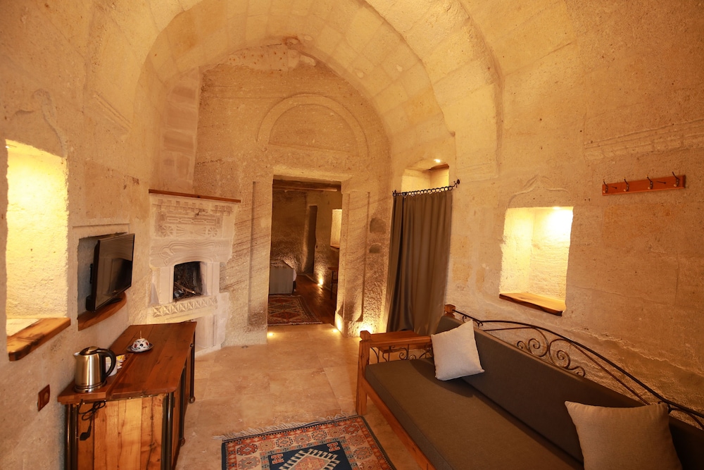 Standard Suite - Photo 2
