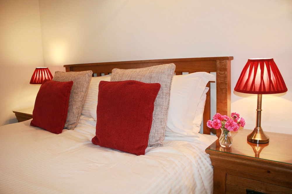 Suite, Ensuite photo 3