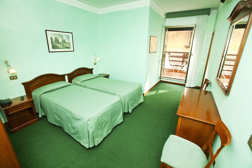 Standard Double or Twin Room photo 3