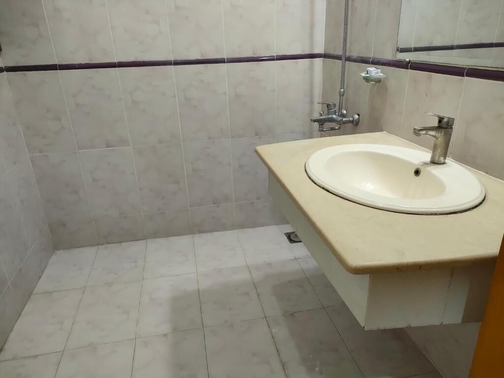 Standard Triple Room - Photo 3