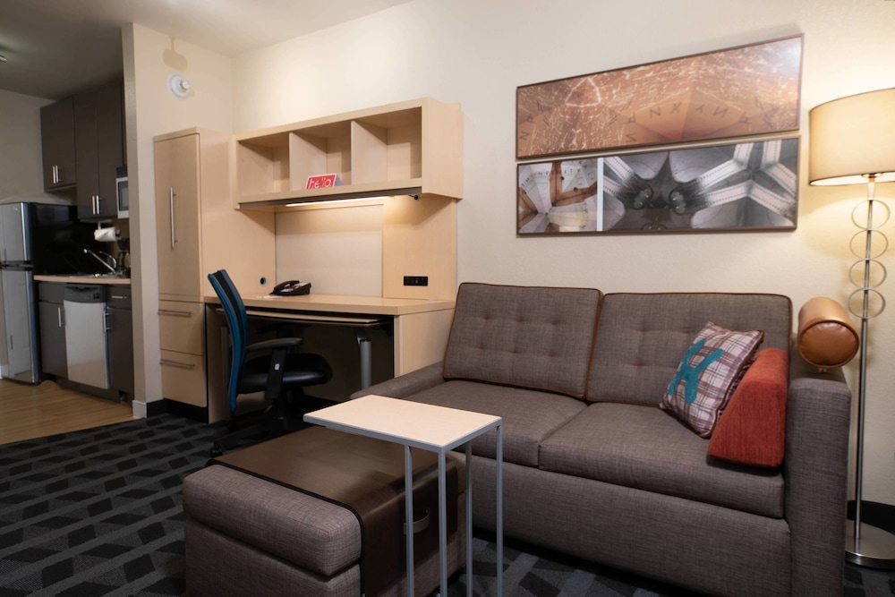 Studio, 1 Queen Bed with Sofa bed photo 1