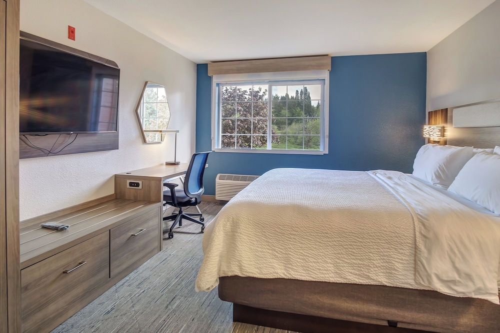 Standard Room, 1 King Bed - Photo 2