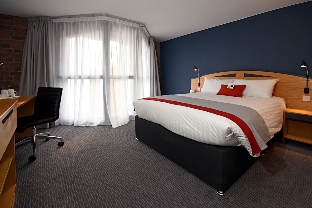 Standard Room, 1 Double Bed (Albert Dock View, Free Hot Breakfast) - Photo 5