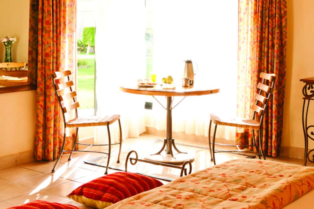 Junior Suite, 1 King Bed photo 2