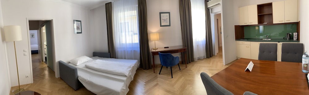 Apartment, Multiple Beds, Non Smoking thumbnail 5