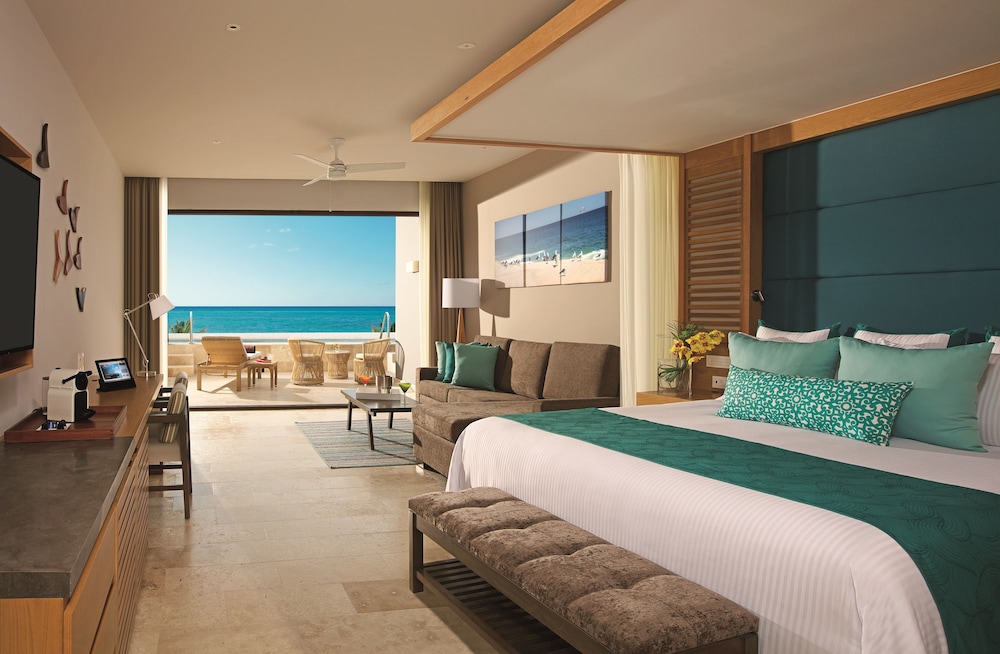 Junior Suite Ocean View - King Bed