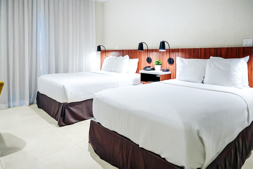 Standard Room, 2 Double Beds - Photo 1