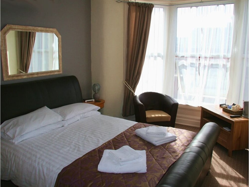 Premier Double Room, Ensuite (Sleeps up to 3) photo 1