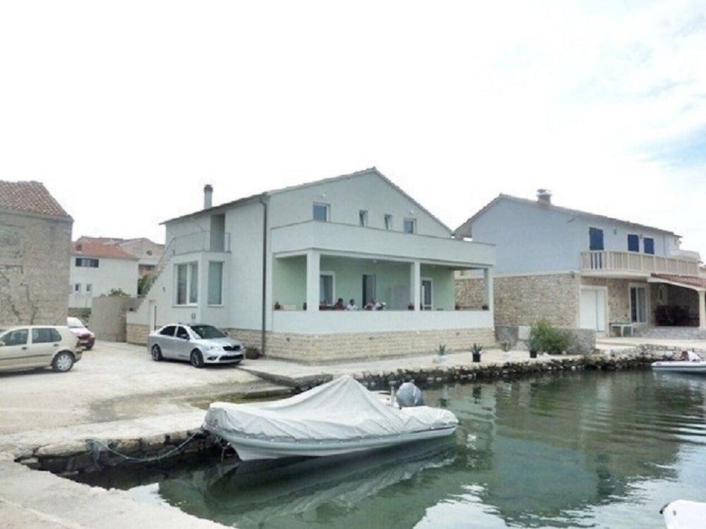 Apartment (Denko - right on the beach - A1(6+2)) photo 2