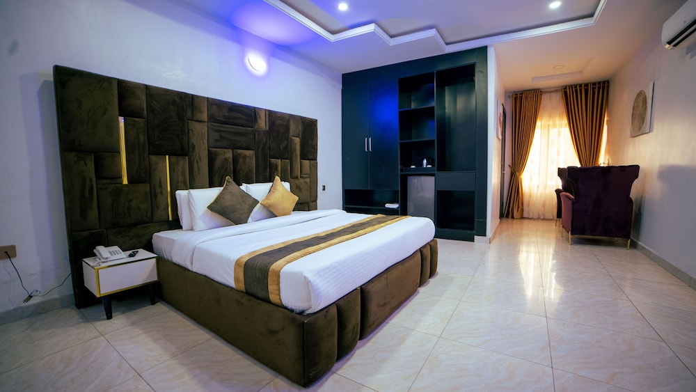 Deluxe Room - Photo 7