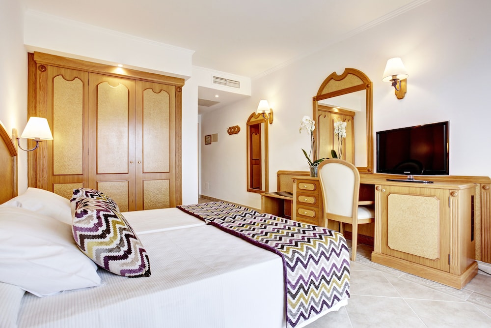 Standard Double Room, Balcony - Photo 3