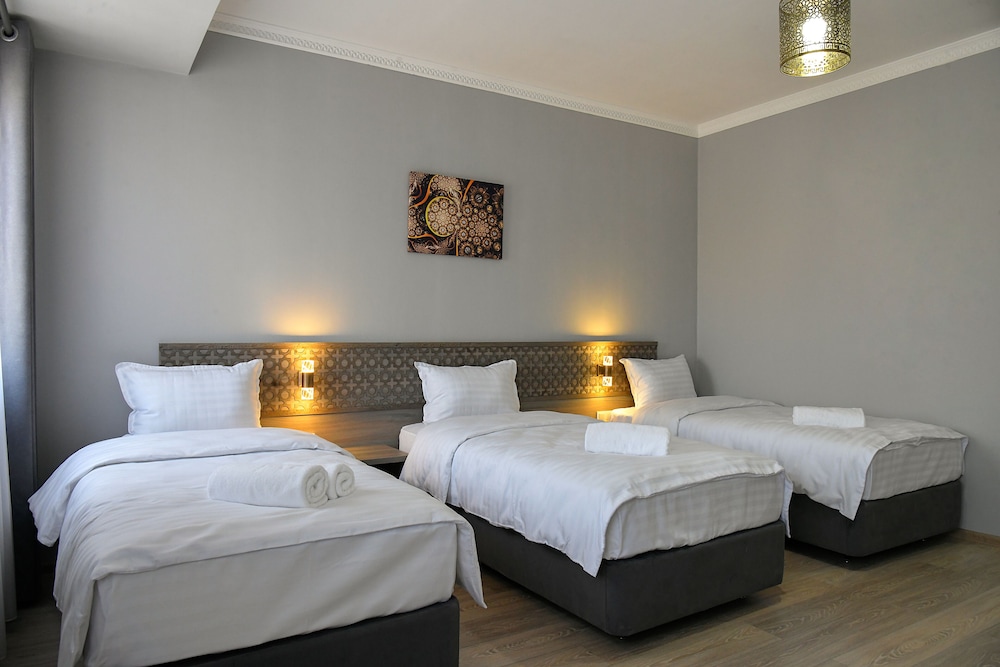 Standard Triple Room - Photo 1
