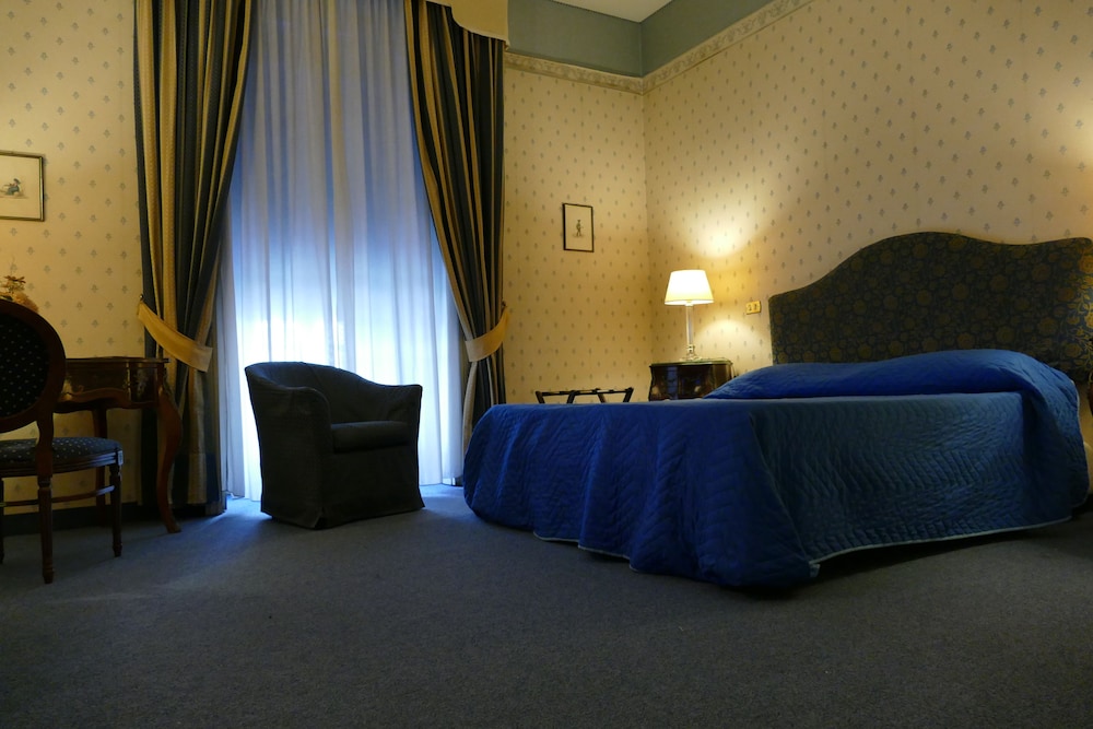 Deluxe Double Room, Jetted Tub photo 1