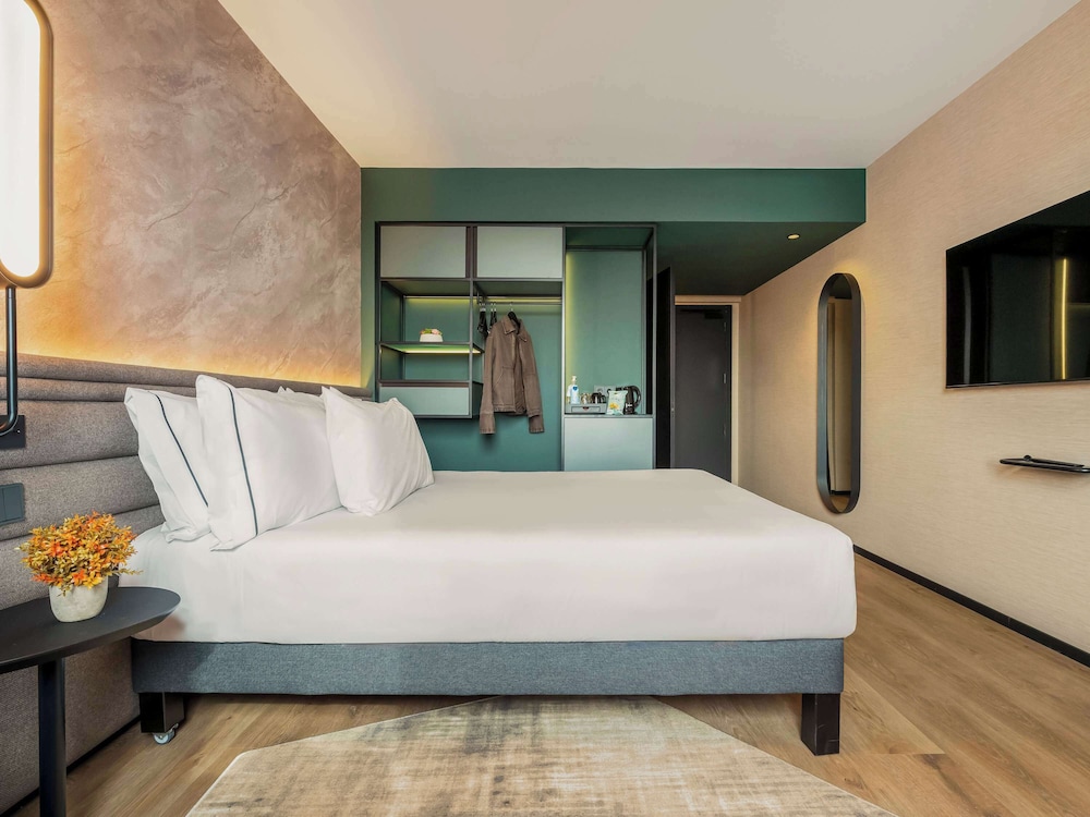 Superior Room, 1 Queen Bed with Sofa bed