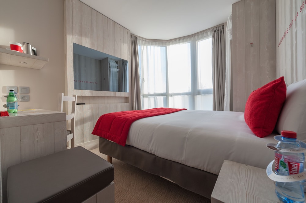 Standard Room, 1 King Bed photo 3