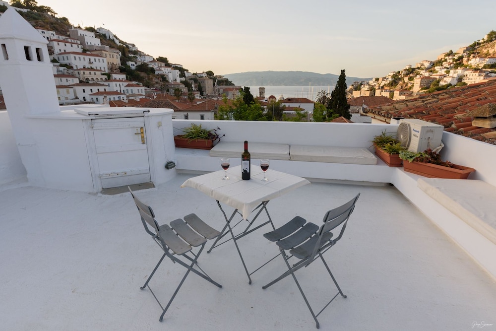 Traditional Superior Family Apartment with Exclusive Sea View Terrace photo 3