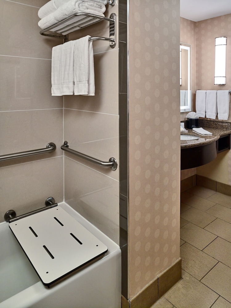 Double Queens, Accessible Suite, Pullout - Photo 5
