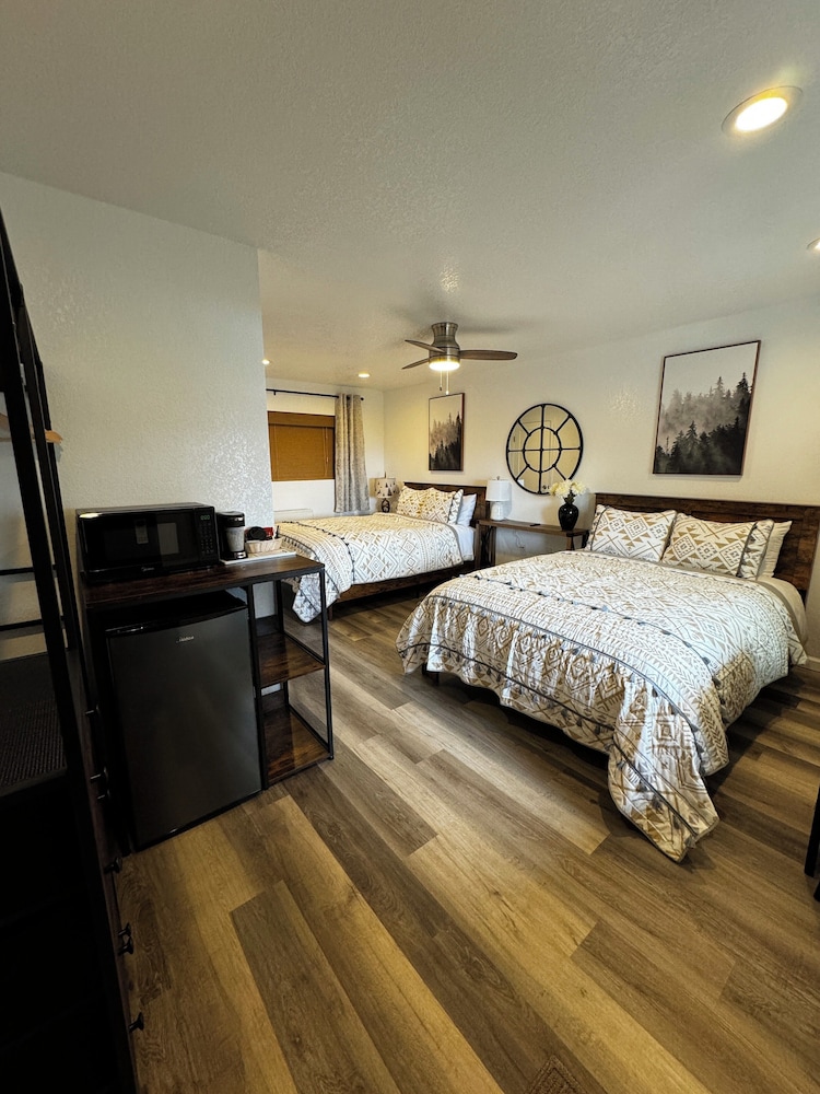 Signature Room, 2 Queen Beds photo 3