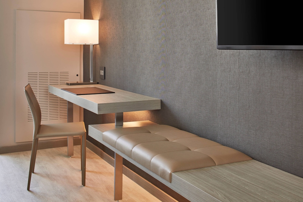 Room, 1 King Bed with Sofa bed (Mobility Accessible, Tub) - Photo 2