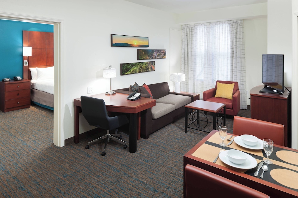 Suite, 1 Bedroom - Photo 4