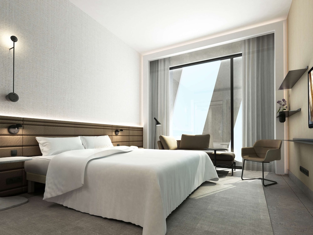Business Suite, 1 King Bed (Access to the executive lounge)