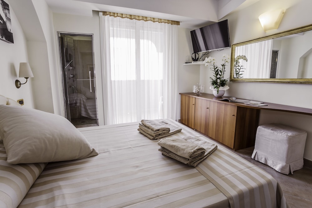 Deluxe Studio Suite photo 3