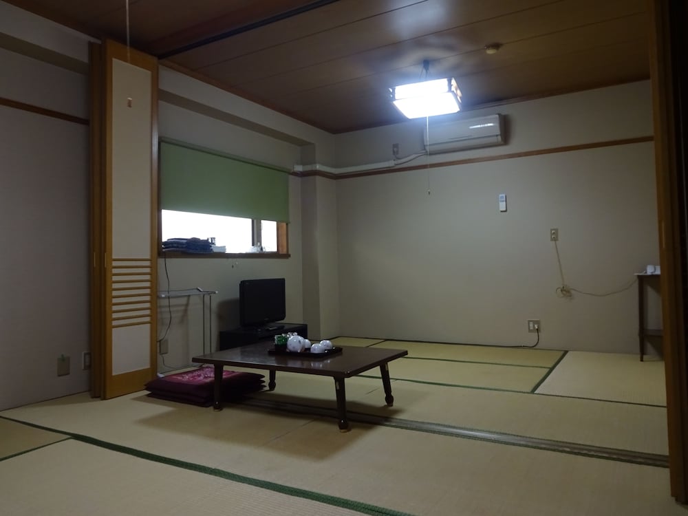 Japanese Style 12 Tatami-mat Room, Shared Bathroom