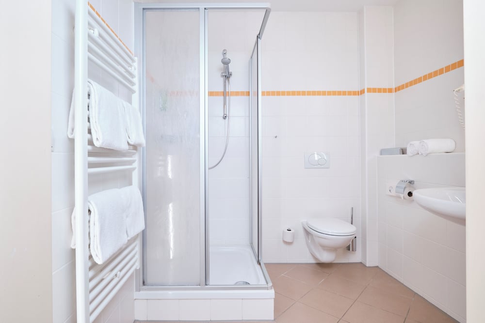 Standard Single Room, Private Bathroom photo 3
