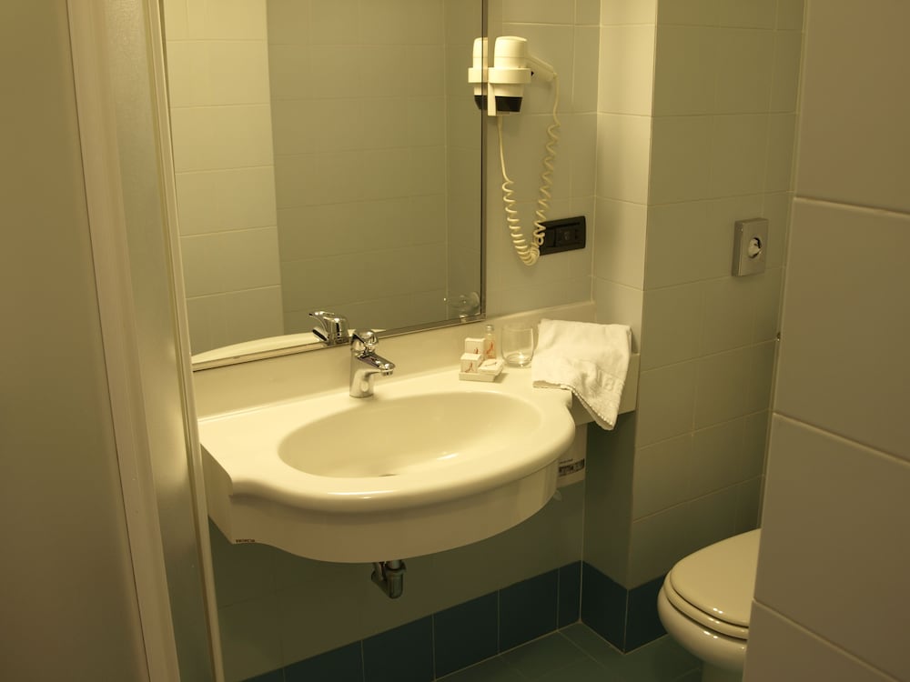 Single Room, City View photo 3