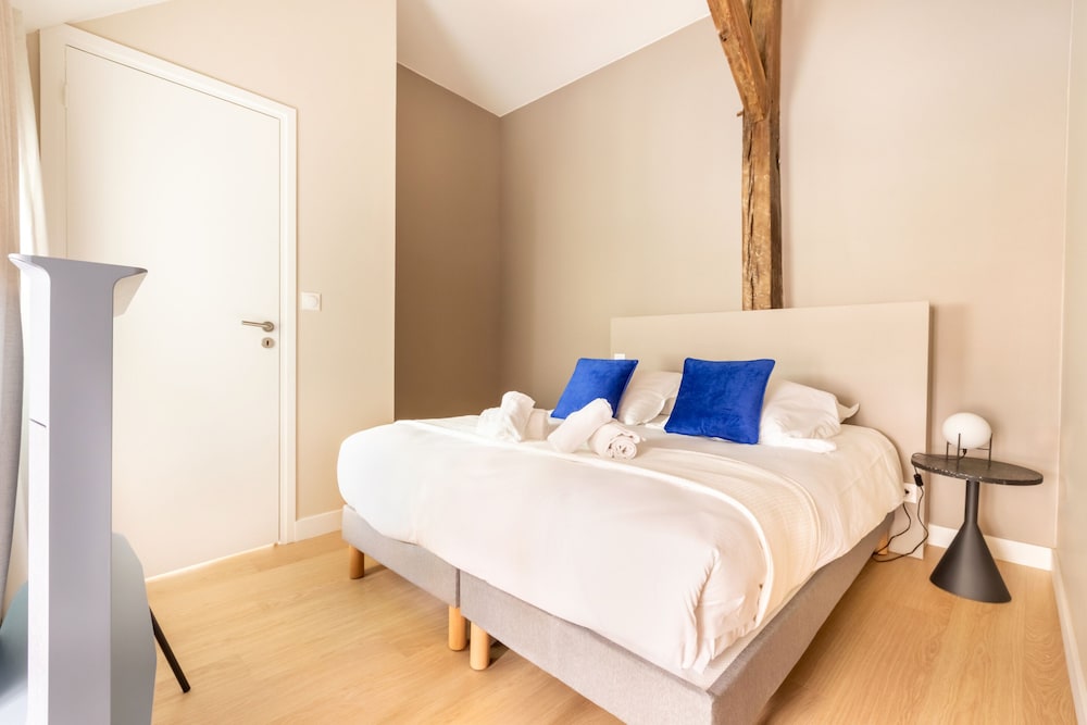 Apartment, Ensuite, City View - Photo 39