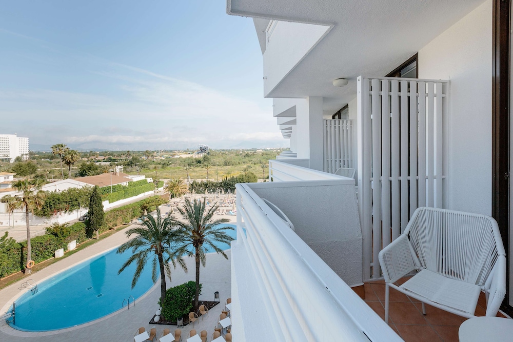 Superior Double or Twin Room, Balcony, Pool View