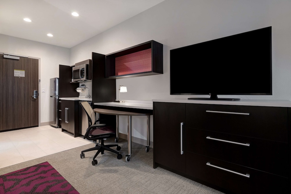 Suite, 1 King Bed, Accessible (Mobility, 3x3 Shower) - Photo 7
