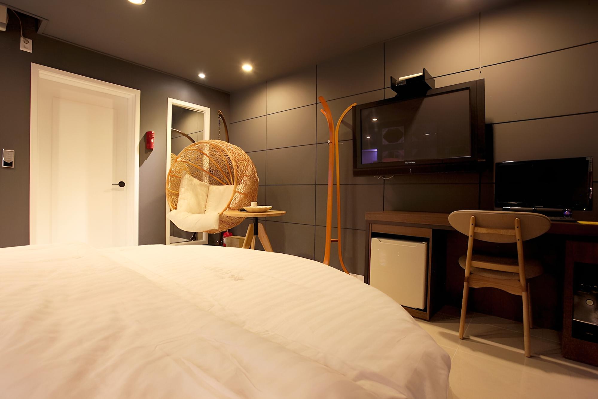 Room (Diamond (1pc - GTX1660super Netflix+W) - Photo 7