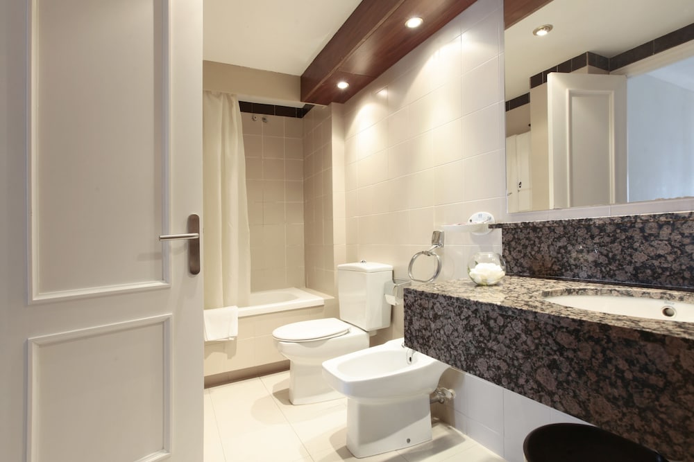 Quadruple Room - Photo 8
