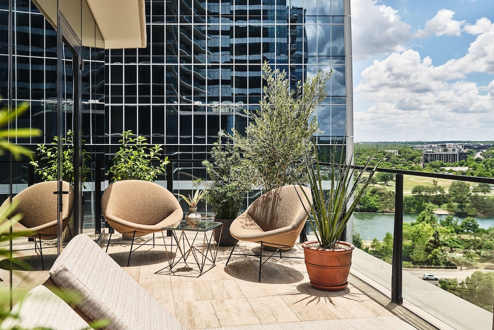 Proper Penthouse - Photo 3