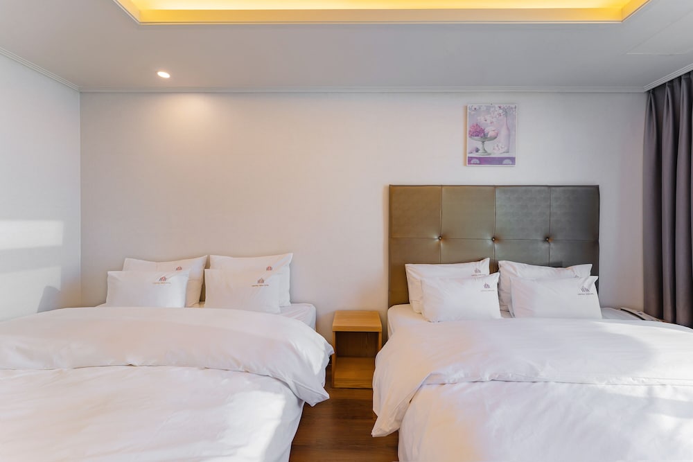 Deluxe Quadruple Room photo 2