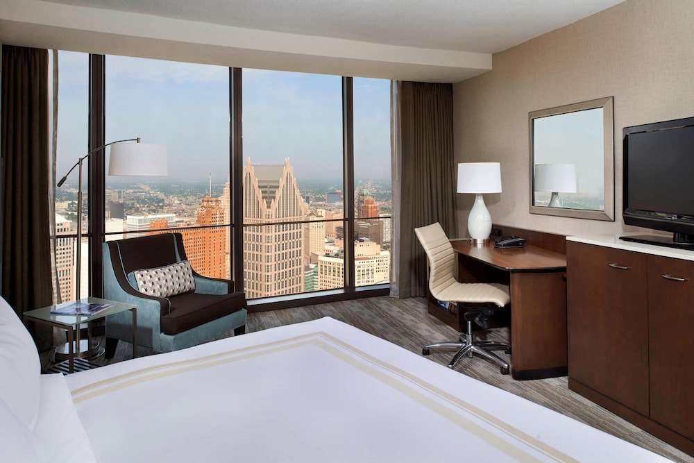 Room, 1 King Bed (Hearing Accessible) - Photo 1