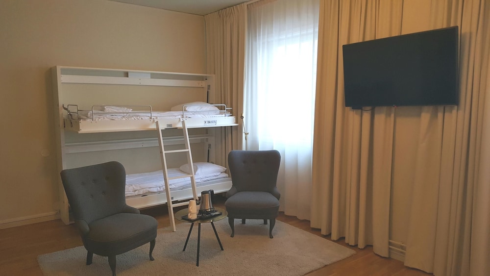 Family Room, 2 Twin Beds, Non Smoking - Photo 6