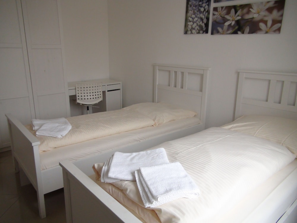 Basic Shared Dormitory, Multiple Beds (3 Guests)