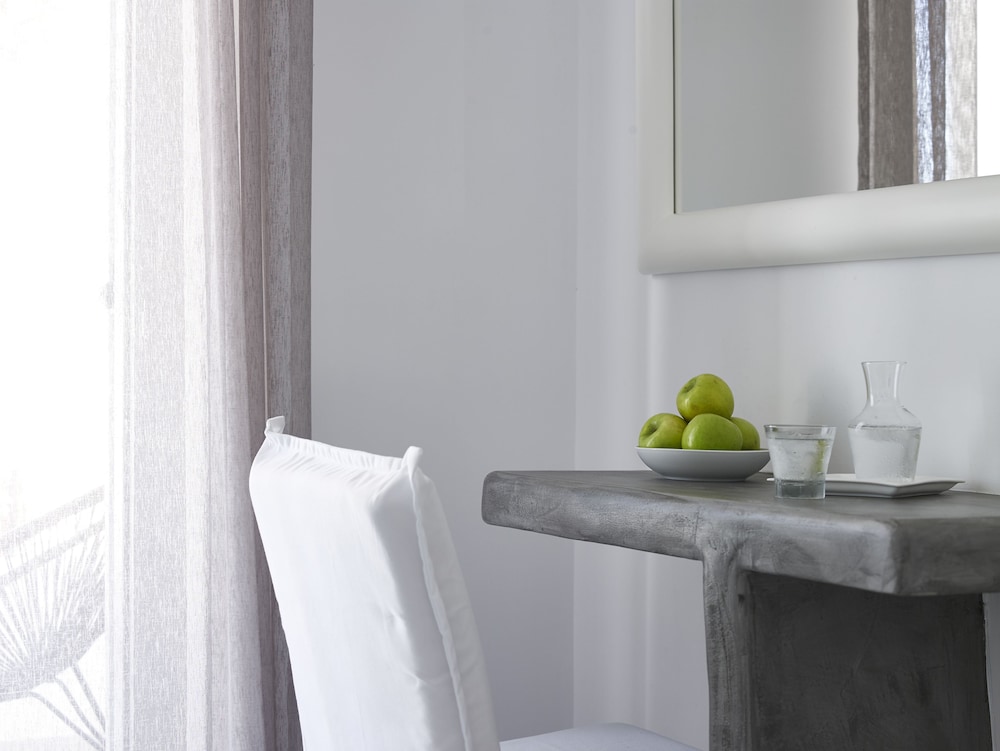 Basic Double Room, Balcony - Photo 4