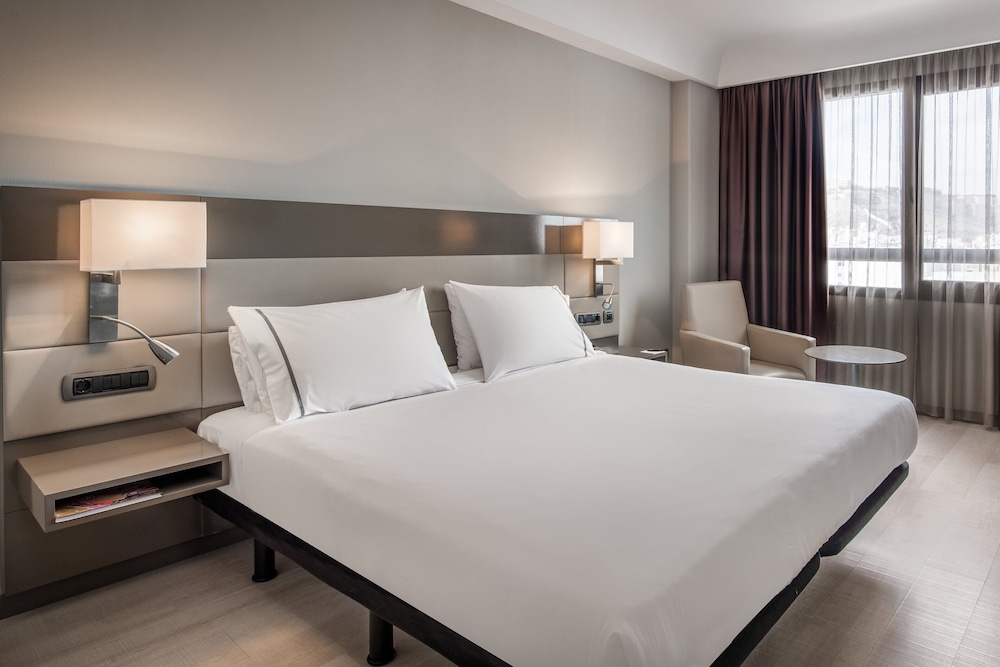 Junior Suite, 1 King Bed with Sofa bed