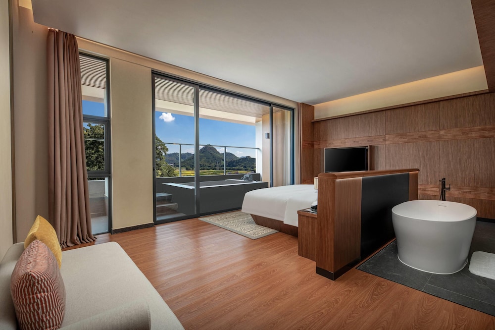 Executive Suite, Multiple Beds