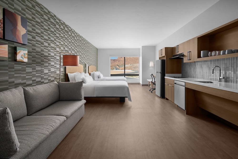 Studio, Multiple Beds - Photo 8