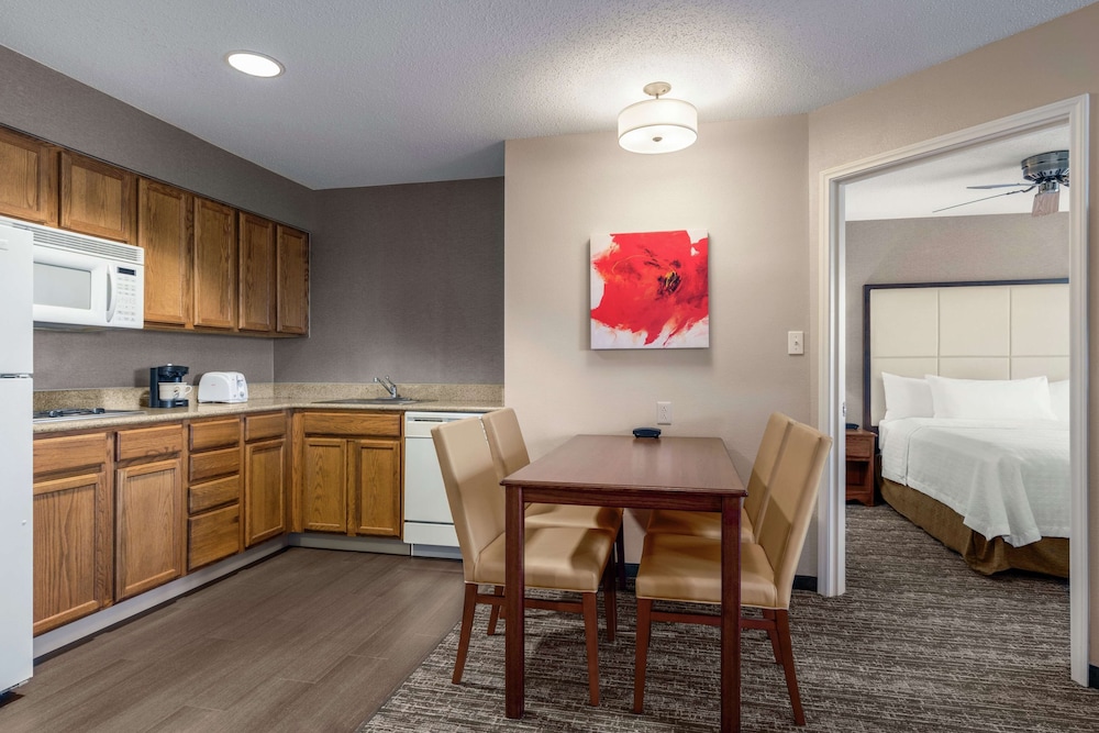 2-Bedroom Suite, Hearing Accessible - Photo 4