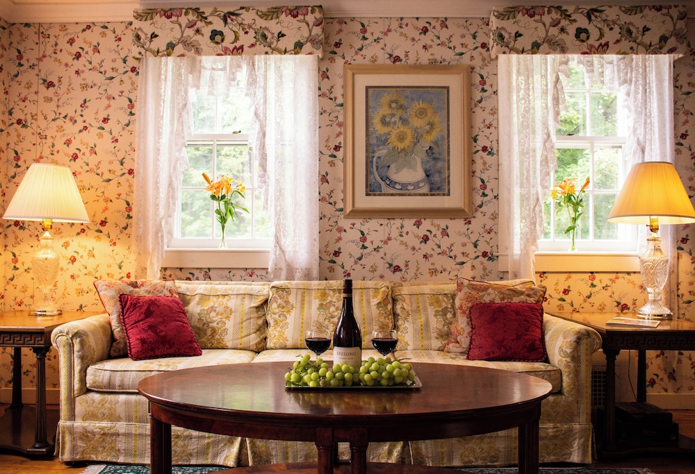 C10 Carriage House photo 2