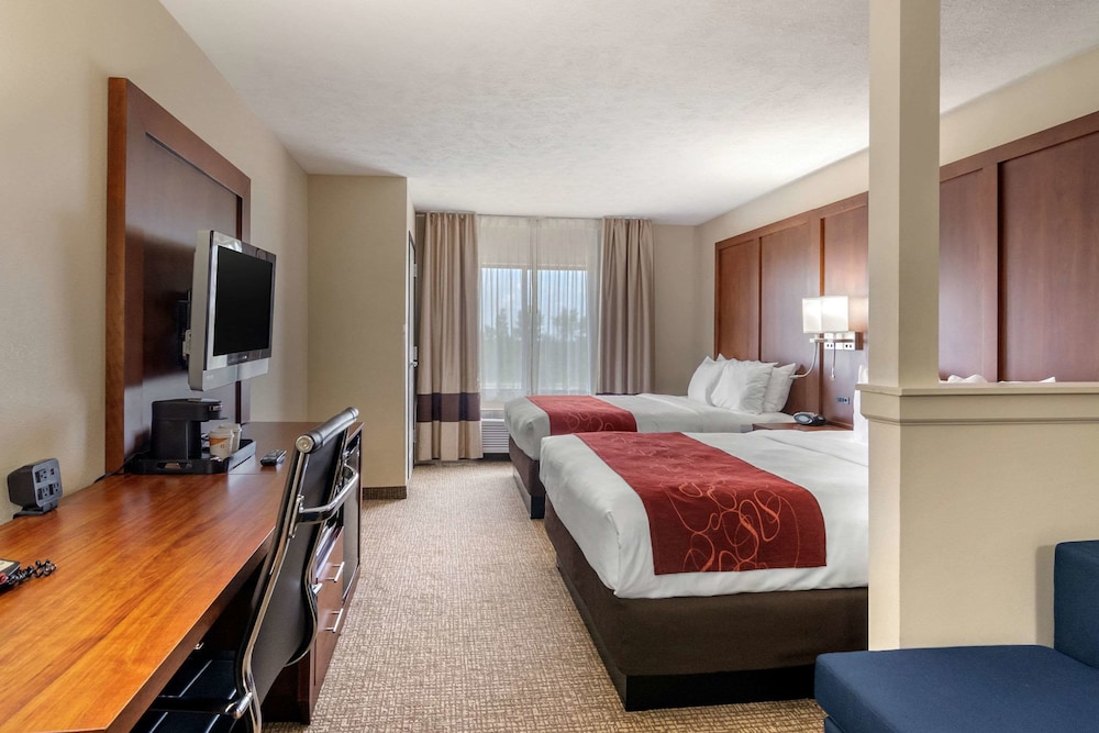 Suite, Sofabed, 2 Queen Beds, Non-Smoking - Photo 3